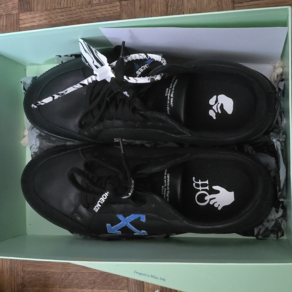 Off-White low vulcanized nappa black leather sneakers--size 43